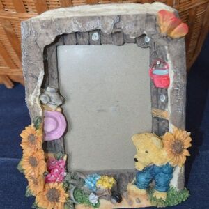 Vintage 3.5 x 5" Resin Frame - Pooh Gardening